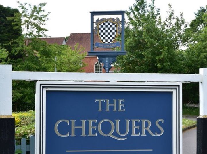 Chequers Pub, Bragbury End