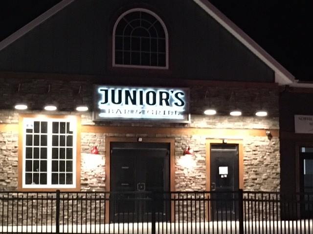 Junior's Bar & Grill, North Greenbush