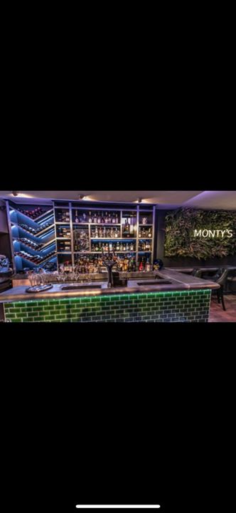 Monty's Restaurant & Wine Bar