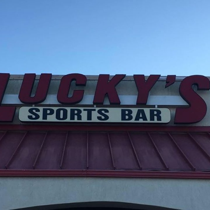 Lucky's Sports Bar