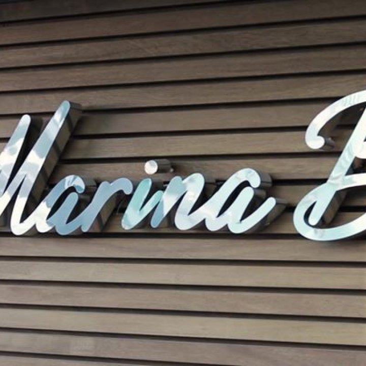 Marina Breeze LoungeBar