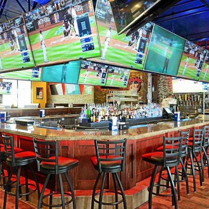 Art & Jake's Sports Bar Sterling Heights