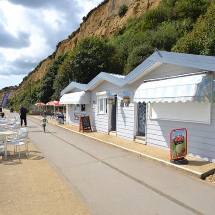 Strollers Beach Cafe