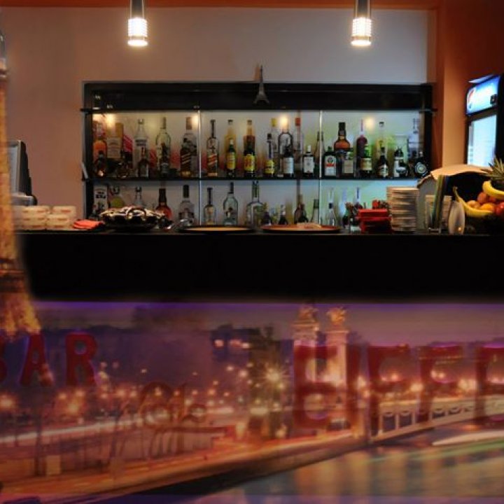Bar Cafe Eiffel