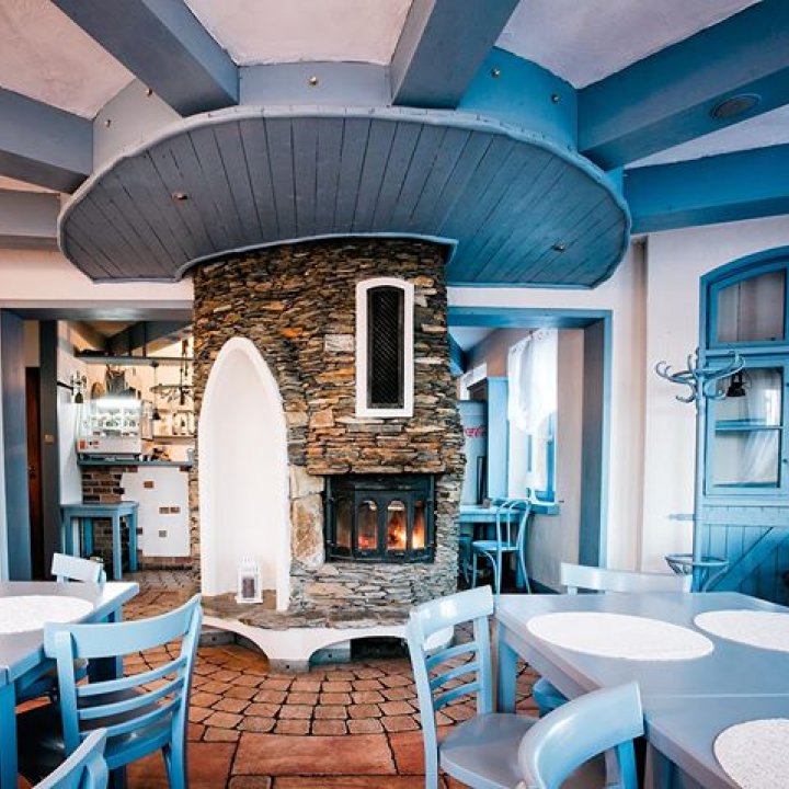 Niebieski Zaułek Restauracja Mazurska