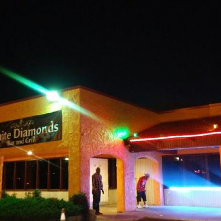 White Diamonds Bar & Grill